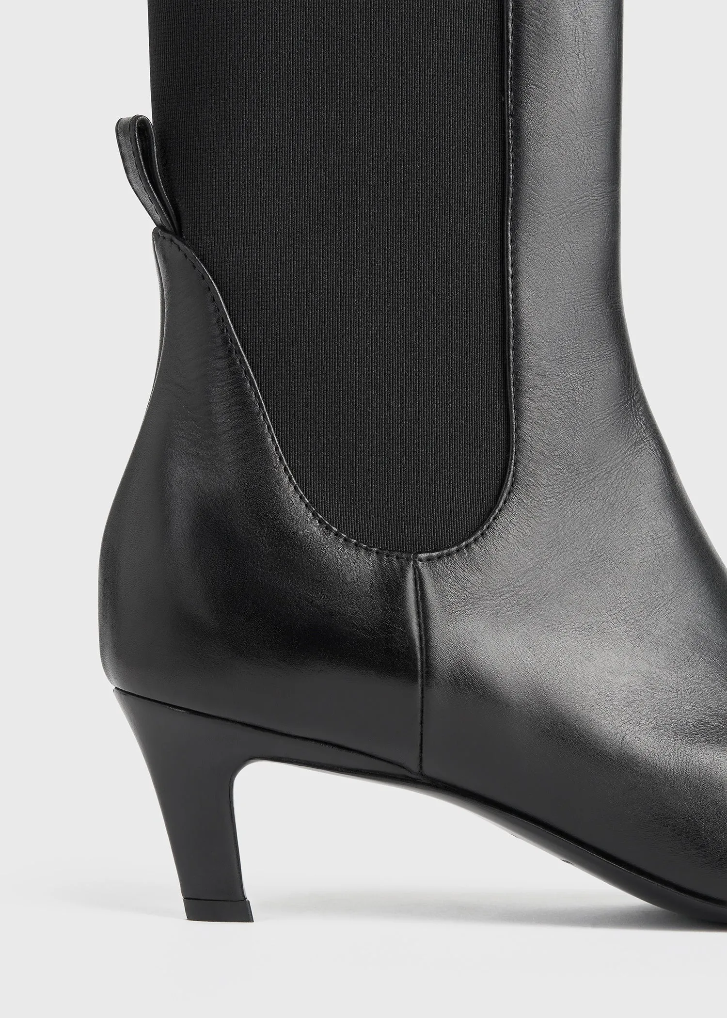 Leather mid-heel boots black