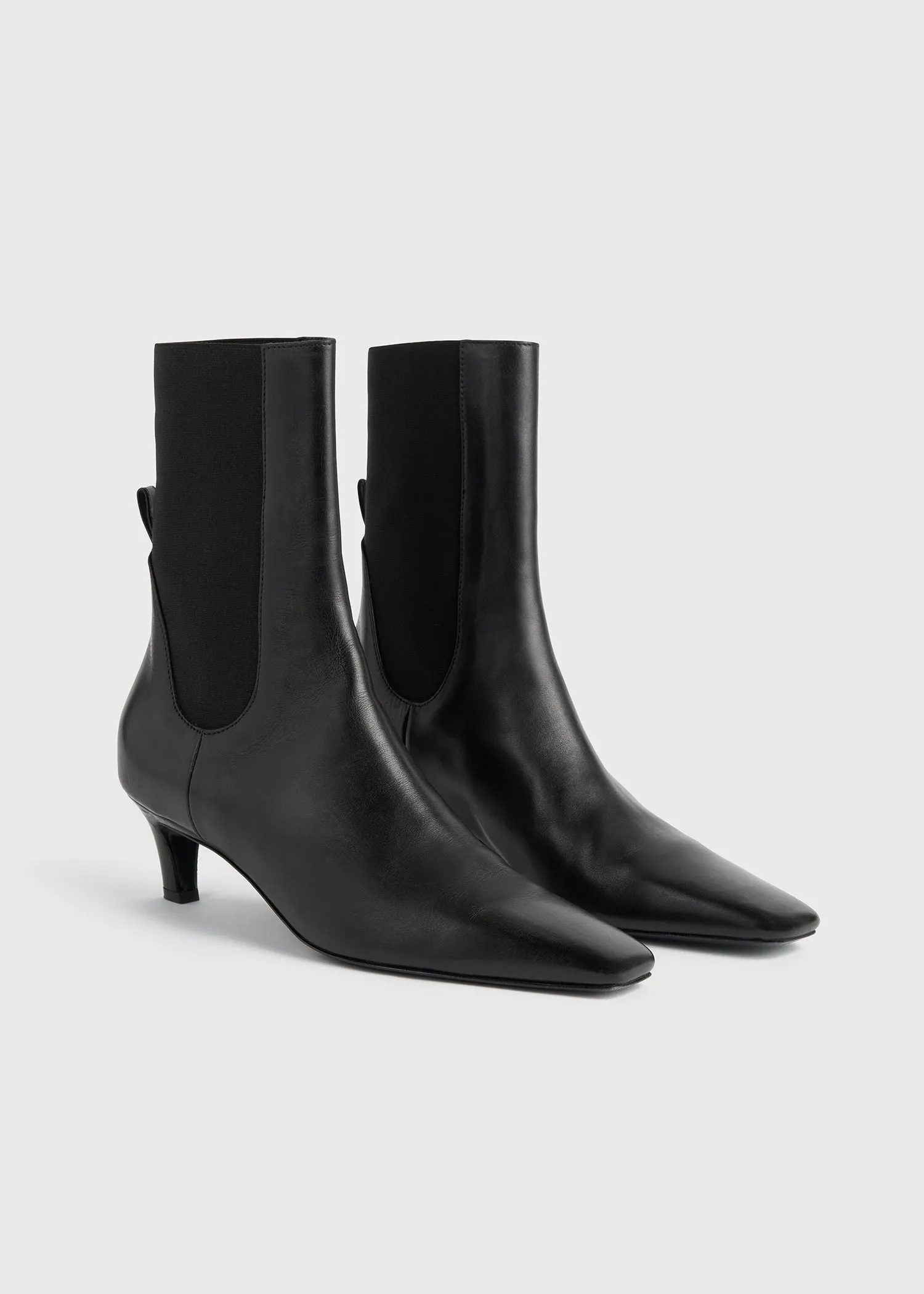 Leather mid-heel boots black